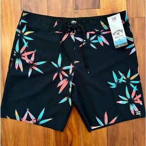 Billabong Men’s Sundays Pro Boardshorts